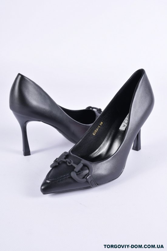 Туфлі жіночі LORETTA Розмір в наявності : 38 арт.A353-1