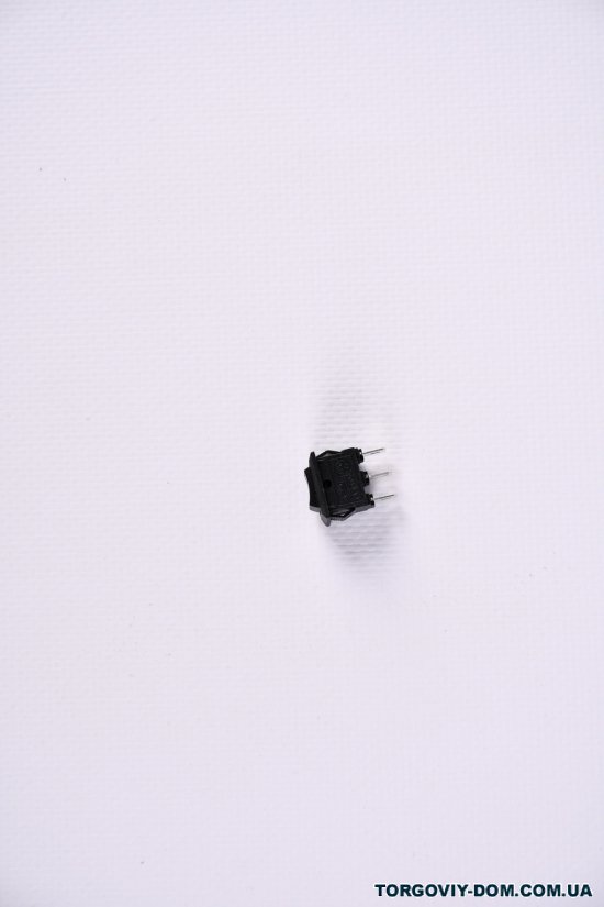 Кнопка "RIGHT HAUSEN" квадратная чёрная маленькая перекидная арт.HN-482010