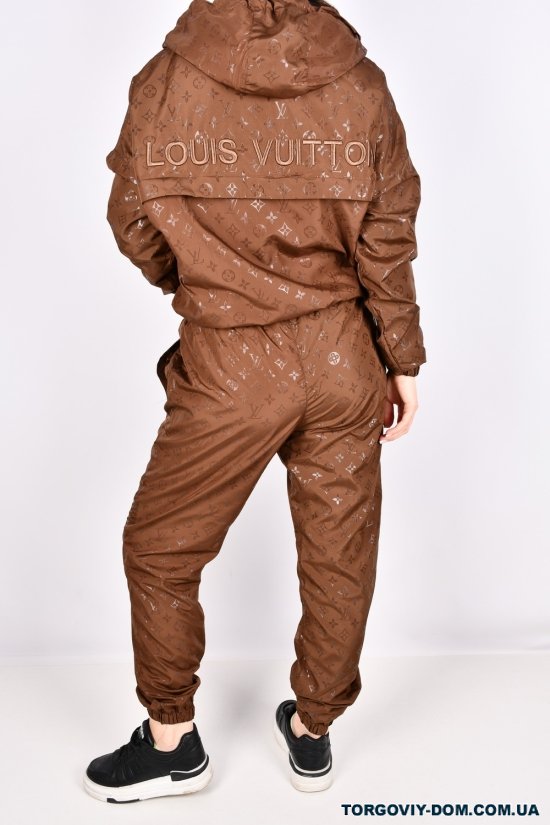 Костюм жіночий (цв. шоколадний) з плащової тканини "LOUIS VUITTON" Розміри в наявності : 42, 46, 48, 50 арт.22-2556