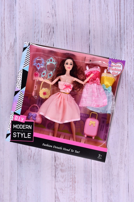 Кукла с набором платьев и аксессуарами в коробке 26/7/32см арт.R100-426-427/429